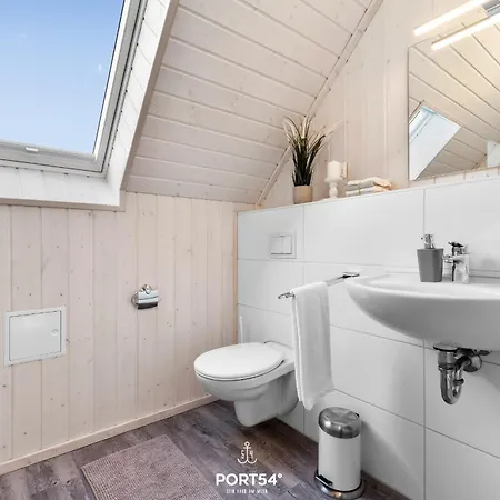 Huus Lee Olpenitz * קפלן